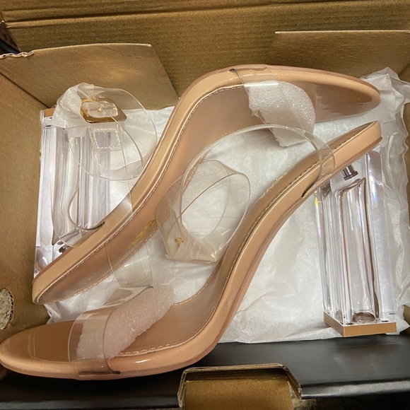 CHIC NUDE & CLEAR BLOCK HEELS - Picture 3 of 3